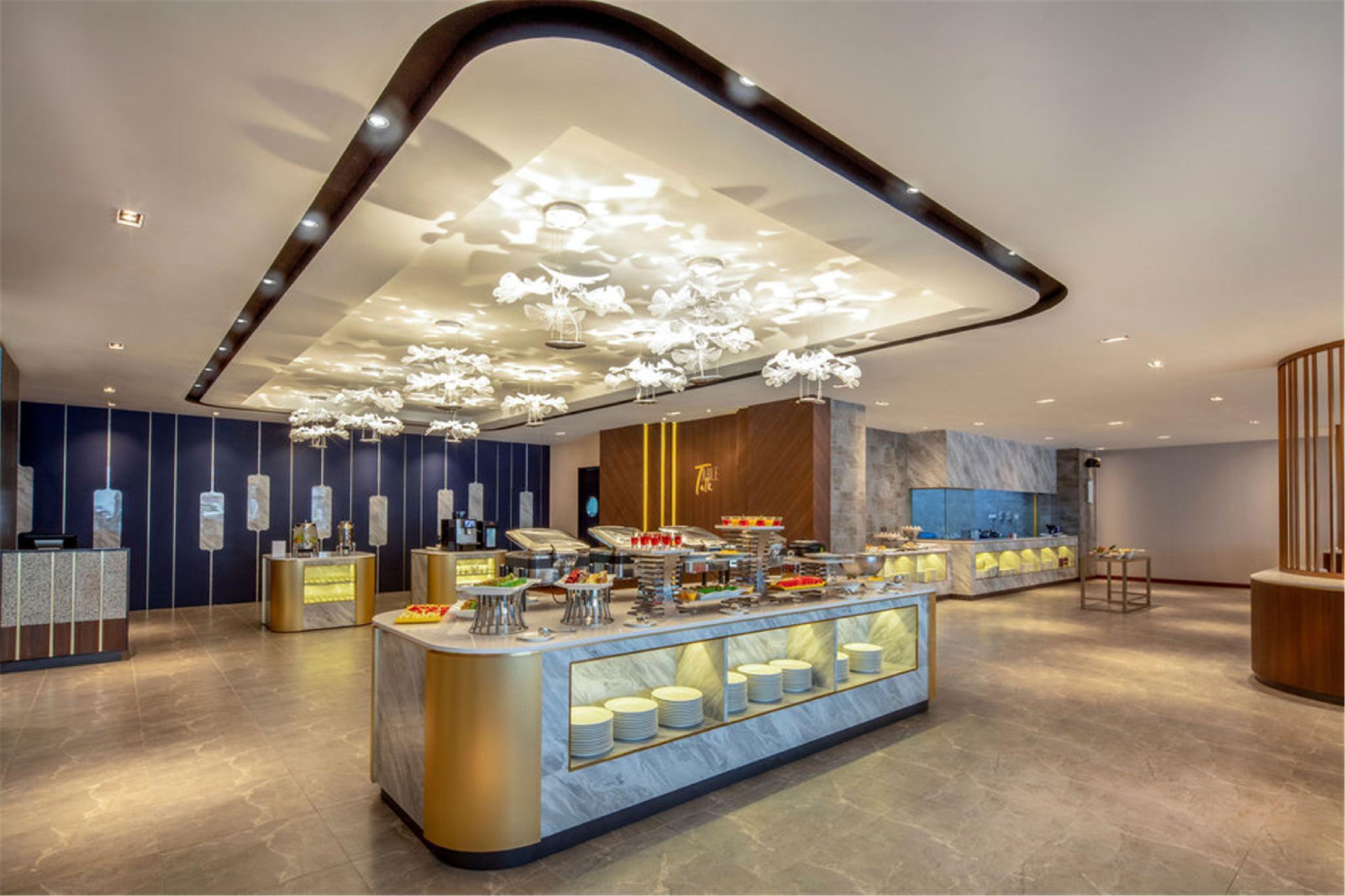 Dorsett Hartamas Kuala Lumpur Hotel Exterior photo The Royal Wing Business Lounge at Suvarnabhumi Airport
