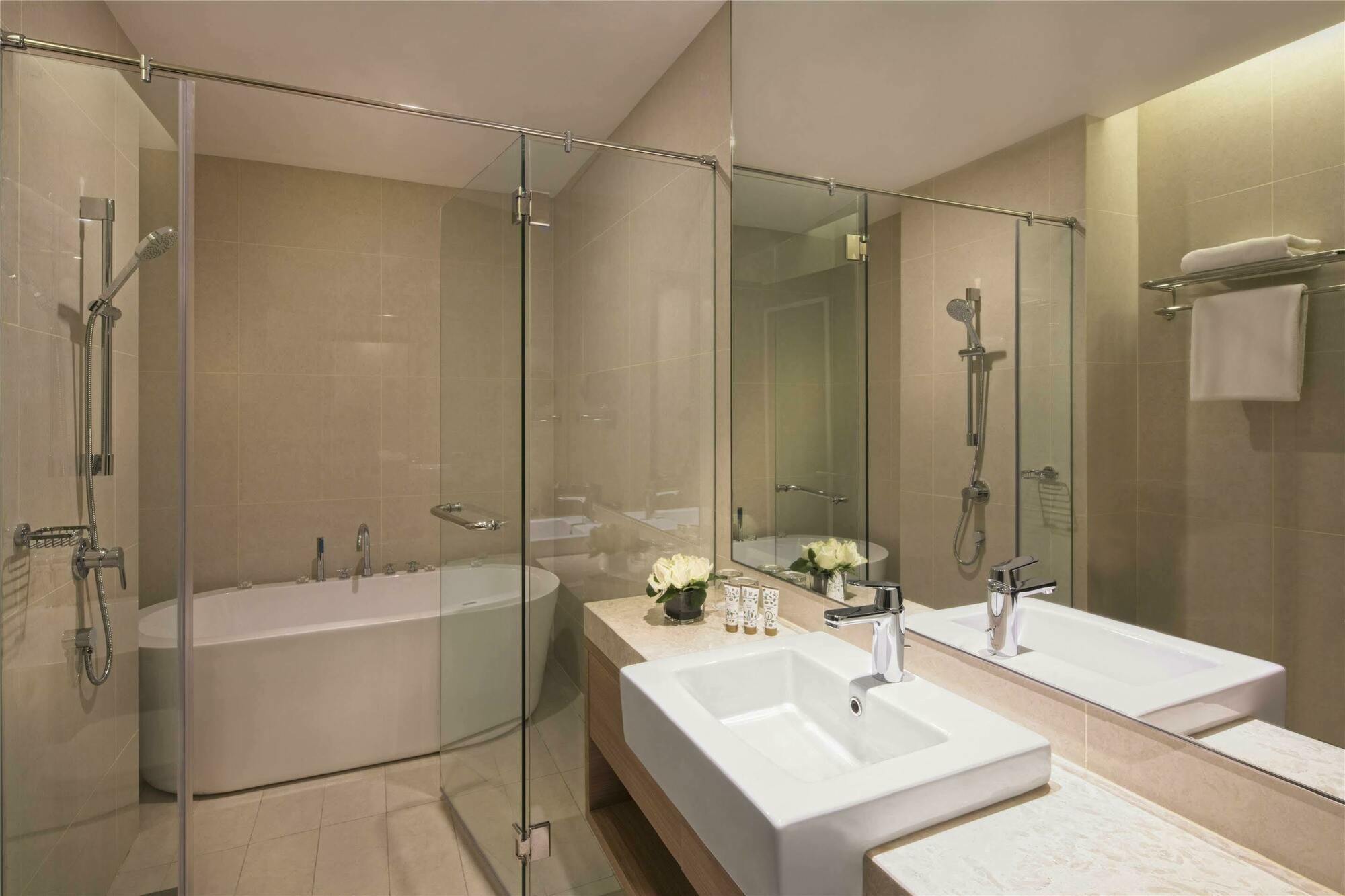 Dorsett Hartamas Kuala Lumpur Hotel Exterior photo Bathroom